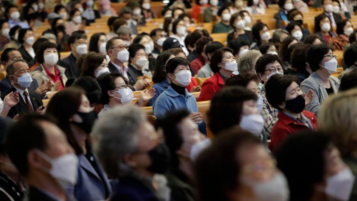 Casos de covid-19 aumentam na Coreia do Sul e China
