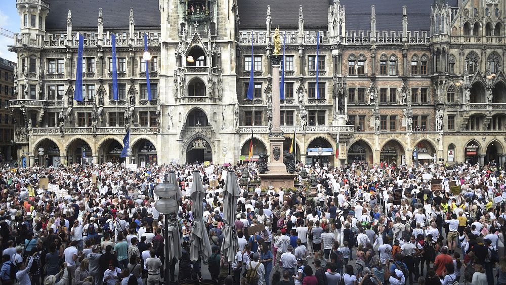 Hausse du taux d'infection en Allemagne : le gouvernement s'est-il précipité ?