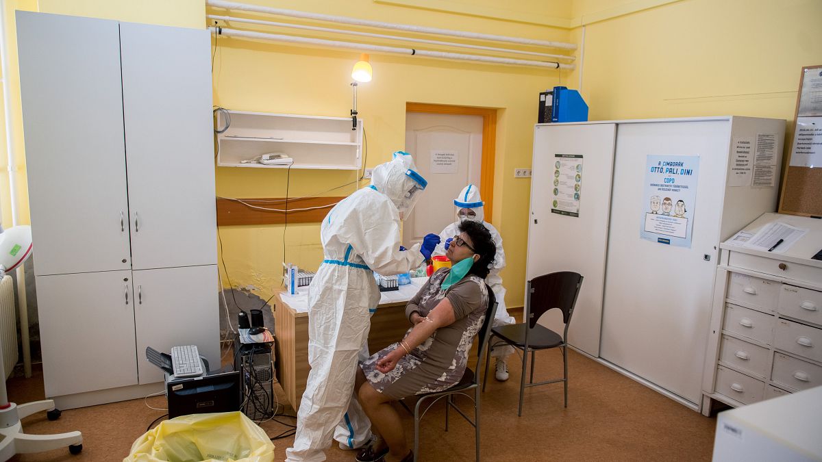 Koronavírusteszt a Dombóvári Szent Lukács Kórházban 2020. május 11-én