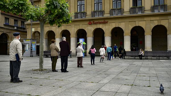 España registra un repunte en el número de muertes diarias pero se mantienen por debajo de las 200 España registra un repunte en el número de muertes diarias pero se mantienen por debajo de las 200