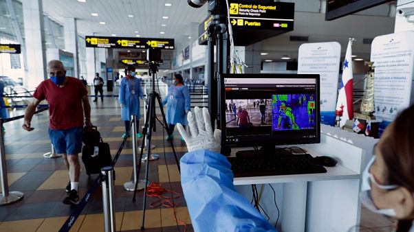 Coronavirus, Spagna: 14 giorni di isolamento per chi arriva dall'estero Coronavirus, Spagna: 14 giorni di isolamento per chi arriva dall'estero
