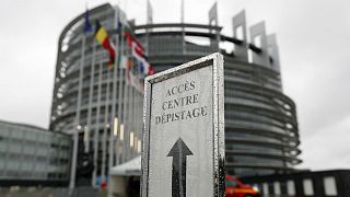 پارلمان اروپا مرکز غربالگری کرونا شد؛ انجام آزمایش به صرف یک وعده غذای گرم