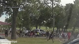الشرطة الأمريكية في تكساس تطلق النار على مرتادي إحدى الحدائق العامة لدفعهم لمغادرة المكان