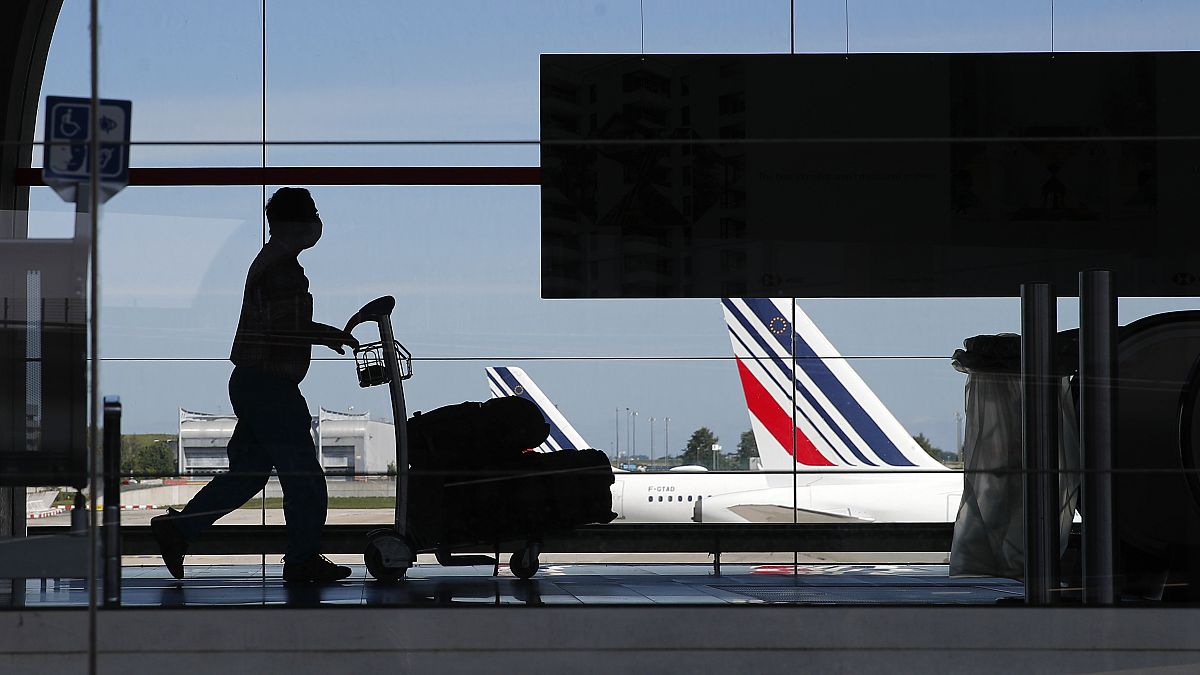 توقف هواپیماهای ایرفرانس در فرودگاه شارل دوگل پاریس