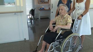 أكبر معمرة في إسبانيا تهزم كورونا في عمر 113 سنة