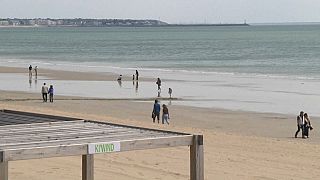 Coronavirus : certaines plages rouvrent en France, mais sous conditions