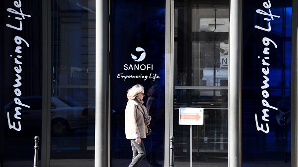 جدل في فرنسا مع إعلان سانوفي الفرنسية أن أولوية لقاح كورونا ستكون للأمريكيين جدل في فرنسا مع إعلان سانوفي الفرنسية أن أولوية لقاح كورونا ستكون للأمريكيين