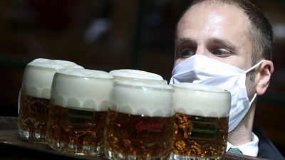 Austria reabre sus bares, cafeterías y restaurantes
