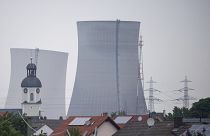 تم تفجير أبراج التبريد في محطة الطاقة النووية بعد إيقاف تشغيلها في فيليبسبورغ، ألمانيا، 14  آيار / مايو، 2020.