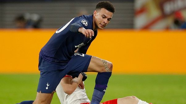 Englischer Nationalspieler Dele Alli (24) mit Messer angegriffen Englischer Nationalspieler Dele Alli (24) mit Messer angegriffen