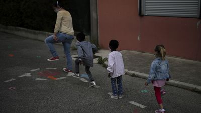 Újranyitottak az általános iskolák Franciaország-szerte