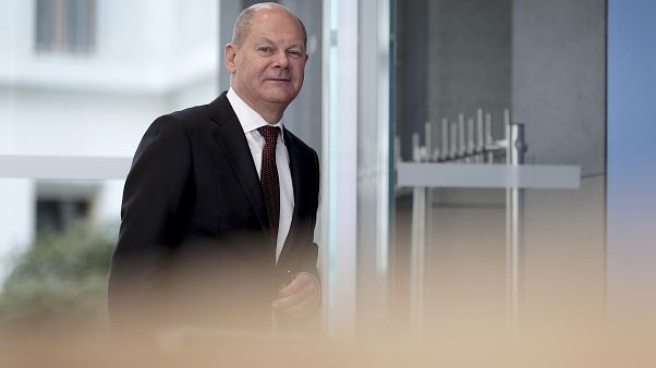 Was nun, Herr Scholz? Fehlende Steuereinnahmen sorgen für Milliardenloch Was nun, Herr Scholz? Fehlende Steuereinnahmen sorgen für Milliardenloch