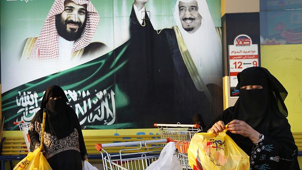 السعودية نيوز |
دعوات برلمانية وحقوقية لمقاطعة قمة الـ 20 في الرياض بسبب حقوق الإنسان
السعودية نيوز |
دعوات برلمانية وحقوقية لمقاطعة قمة الـ 20 في الرياض بسبب حقوق الإنسان