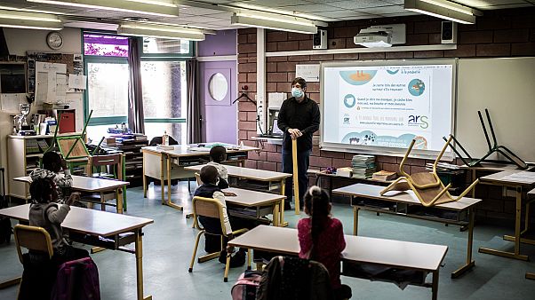 Une salle de classe de l'école Saint-Exupery à la Courneuve, à l'est de Paris, le 14 mai 2020. Une salle de classe de l'école Saint-Exupery à la Courneuve, à l'est de Paris, le 14 mai 2020.
