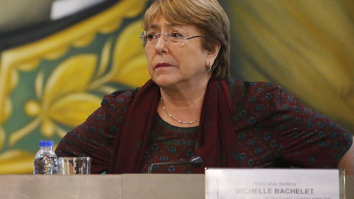 مفوضة الأمم المتحدة لحقوق الإنسان ميشال باشليه خلال زيارة لها إلى فنزويلا