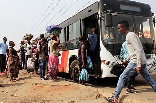 Milhares de trabalhadores dispensados devido aos impactos da epidemia em Angola