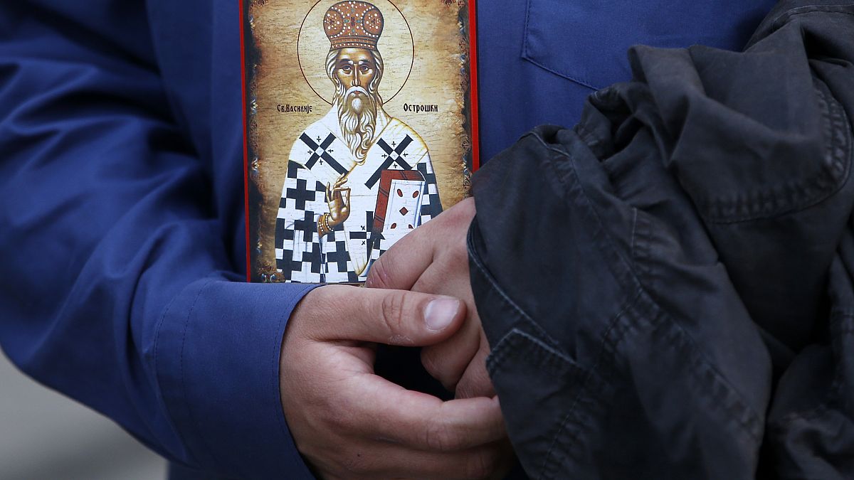 Liberados un obispo y ocho sacerdotes de la Iglesia ortodoxa serbia