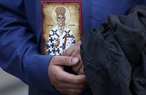 Libertado bispo ortodoxo sérvio que desafiou confinamento