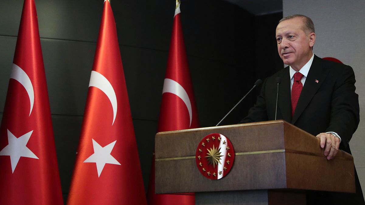 Türkiye Cumhurbaşkanı Recep Tayyip Erdoğan, 1915 Çanakkale Köprüsü'nün kulelerinin tamamlanma törenine telekonferans yöntemiyle katıldı. ( Mustafa Kamacı - Anadolu Ajansı )
