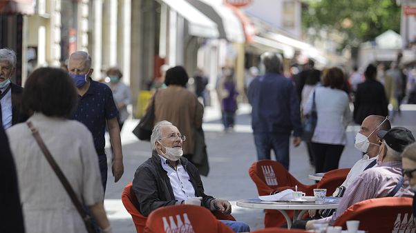 Avrupa ülkeleri salgınla mücadelede alınan önlemleri gevşetiyor Avrupa ülkeleri salgınla mücadelede alınan önlemleri gevşetiyor