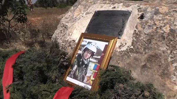 Сирия: на месте гибели российского летчика Филипова установили памятный знак Сирия: на месте гибели российского летчика Филипова установили памятный знак