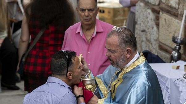 Riaprono le chiese in Europa e le parrocchie danno sfoggio di grande immaginazione Riaprono le chiese in Europa e le parrocchie danno sfoggio di grande immaginazione
