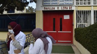 فصل مدير مستشفى في الجزائر والسبب.. رفض إجازة طبيبة حامل بشهرها الثامن فقضت بوباء كورونا