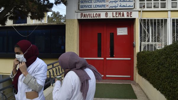 فصل مدير مستشفى في الجزائر والسبب.. رفض إجازة طبيبة حامل بشهرها الثامن فقضت بوباء كورونا فصل مدير مستشفى في الجزائر والسبب.. رفض إجازة طبيبة حامل بشهرها الثامن فقضت بوباء كورونا