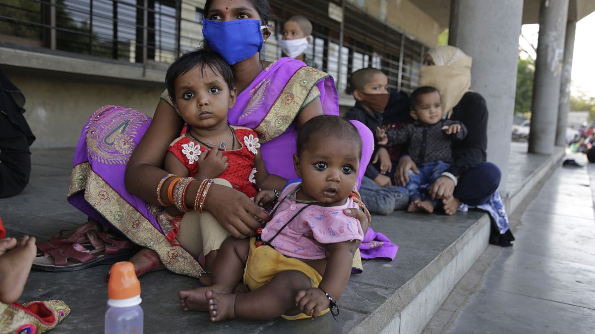 India extiende el confinamiento ante nuevos brotes de coronavirus 