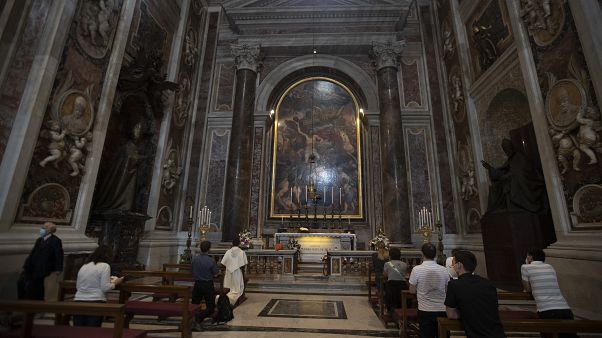 Petersdom öffnet wieder für Gottesdienste Petersdom öffnet wieder für Gottesdienste