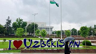 Özbekçe'nin kamu hizmetlerinde zorunlu hale getirilmesini eleştiren Rusya'ya tepki