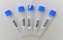 أنابيب لجمع العينات لاختبارات فيروس كورونا