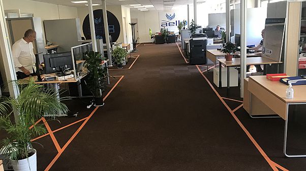 Les bureaux en open space ont dû s’adapter pour faire face à la pandémie de Covid-19, comme ici chez alleo, près de Lyon. Les bureaux en open space ont dû s’adapter pour faire face à la pandémie de Covid-19, comme ici chez alleo, près de Lyon.