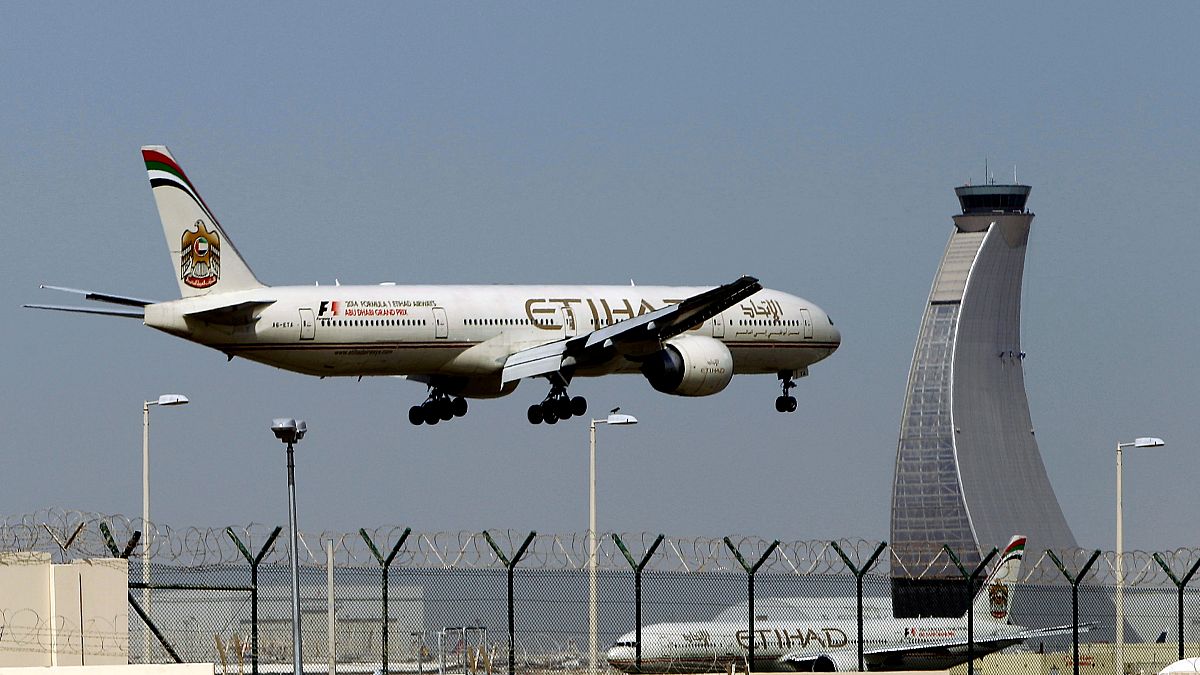 Birleşik Arap Emirlikleri diplomatik ilişkisi bulunmadığı İsrail’e ilk ticari uçuşu gerçekleştiriyor