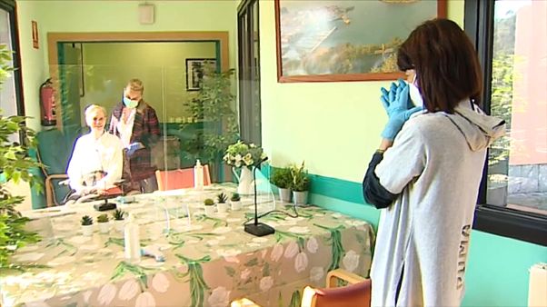 Yolanda contiene las lágrimas al volver ver a su madre, Rosa, tras dos meses y medio Yolanda contiene las lágrimas al volver ver a su madre, Rosa, tras dos meses y medio