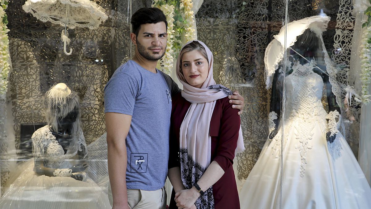 İran'da evlenme oranı yüzde 40 düştü