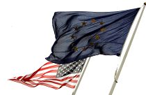 پرچم‌های اتحادیه اروپا و آمریکا