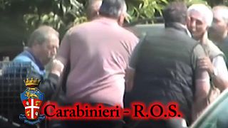 Archives : vidéo réalisée par le corps d'armée des Carabinieri le 18 novembre 2014, montrant une réunion de chefs de la mafia calabraise