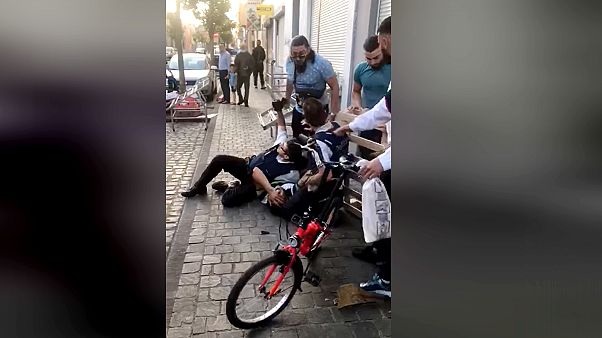 Brüksel'de polislere saldırı Brüksel'de polislere saldırı