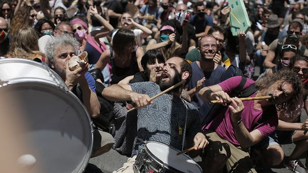 Οι καλλιτέχνες πραγματοποίησαν πορεία στην Αθήνα Οι καλλιτέχνες πραγματοποίησαν πορεία στην Αθήνα