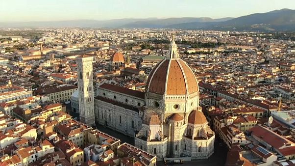 Au Duomo de Florence, un gadget pour faire respecter la distanciation sociale Au Duomo de Florence, un gadget pour faire respecter la distanciation sociale