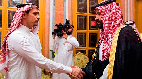 Suudi Veliaht Prens Muhammed bin Selman, Kaşıkçı’nın ailesiyle bir arada Suudi Veliaht Prens Muhammed bin Selman, Kaşıkçı’nın ailesiyle bir arada