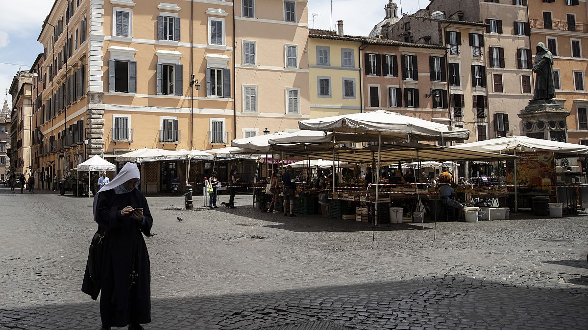 Nelle aree più colpite dall’economia sommersa in Italia sta emergendo una solidarietà a doppio taglio