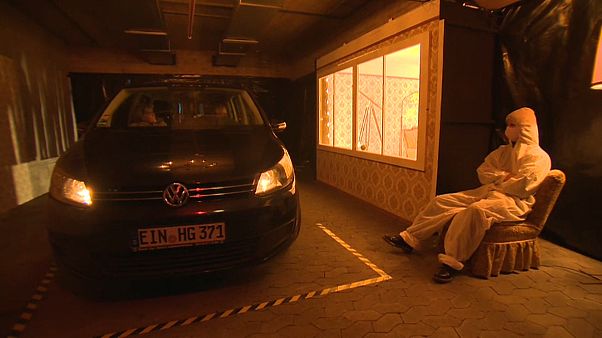 En Allemagne, un théâtre joue une pièce dans son parking souterrain En Allemagne, un théâtre joue une pièce dans son parking souterrain