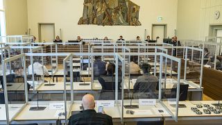 محاكمة متهمين سوريين في ألمانيا حيث يشتبه بتورطهما في التعذيب في سوريا - 2020/04/23