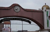 Latinos de Chicago en primera línea del Covid -AP