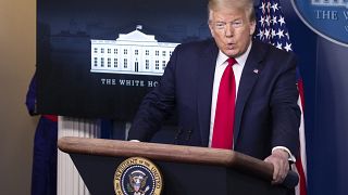 El presidente Donald Trump habla con los periodistas sobre el coronavirus en la Sala de Prensa de la Casa Blanca, el viernes 22 de mayo de 2020, en Washington.