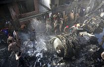  سقوط هواپیمای مسافربری ایرباس-۳۲۰ در منطقه‌ای مسکونی در کراچی