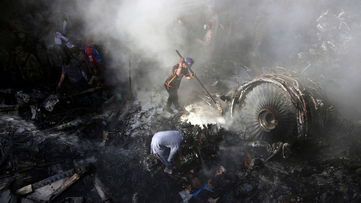 هواپیمای پاکستانی چگونه سقوط کرد؟ روایت سرنوشت نافرجام پرواز 8303