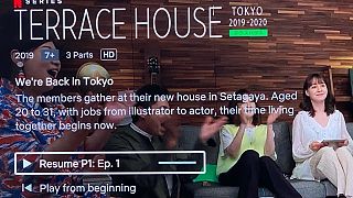 Netflix'in Terrace House programına katılan yarışmacılar bir evde birlikte yaşıyorlar
